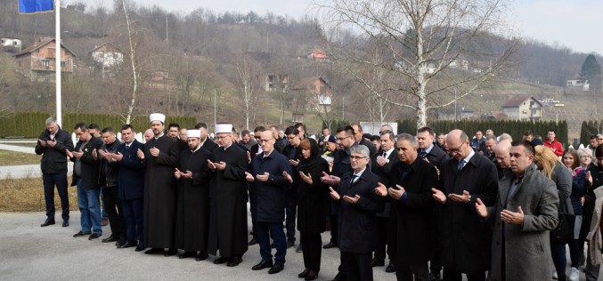 Dan nezavisnosti BiH obilježen na Memorijalnom centru Veljaci