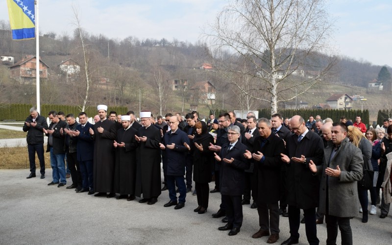 Dan nezavisnosti BiH obilježen na Memorijalnom centru Veljaci